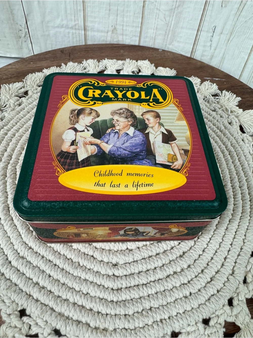 Crayola Vintage Keepsake Tin - Green & Burgundy includes 64 crayons.